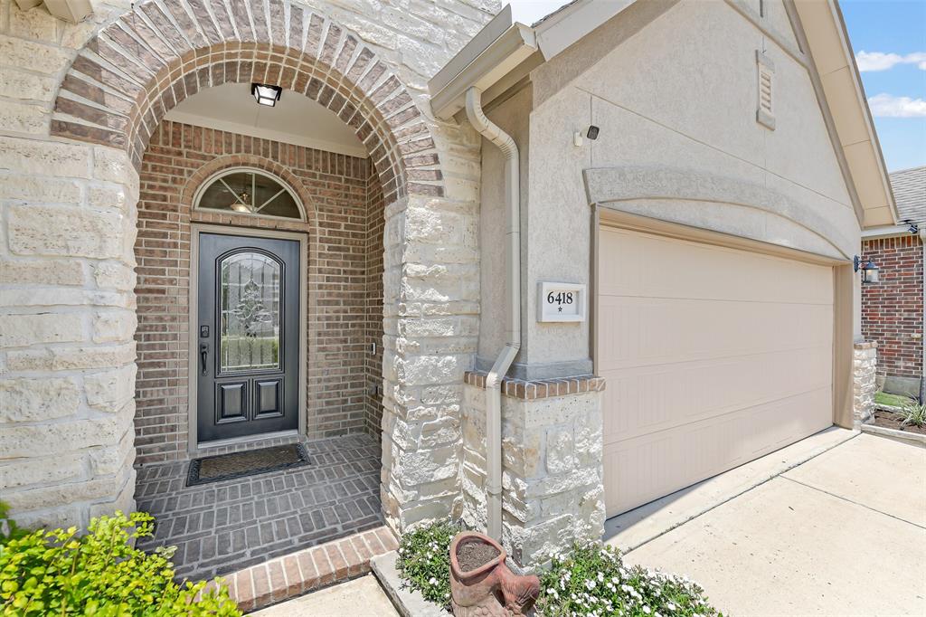 6418 Wolf Run Drive