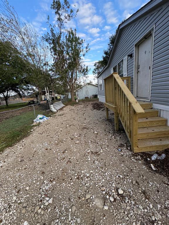 1610 Texas Street, Alvin, Texas image 6