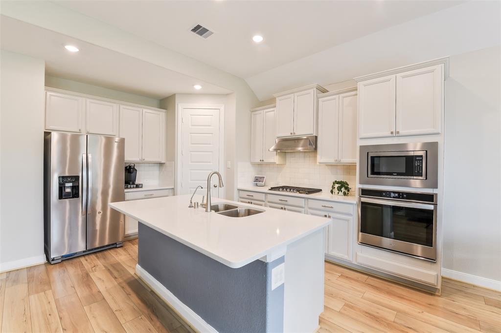 2379 Woodland Prairie Lane, Conroe, Texas image 8