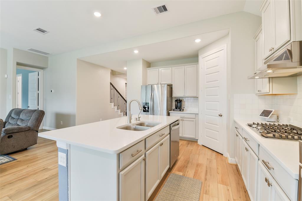 2379 Woodland Prairie Lane, Conroe, Texas image 9