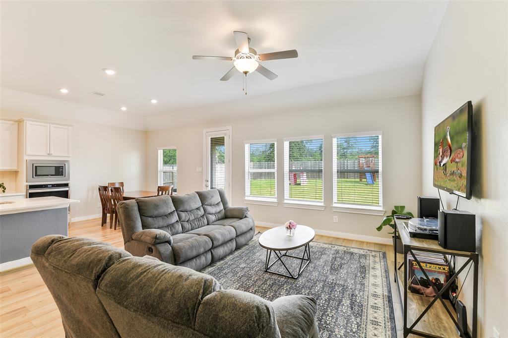 2379 Woodland Prairie Lane, Conroe, Texas image 6