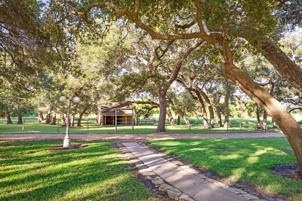 2727 Leonhardt Road, Round Top, Texas image 32