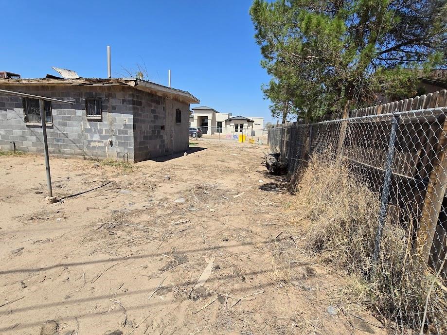 724 Artemediano Street, Socorro, Texas image 3