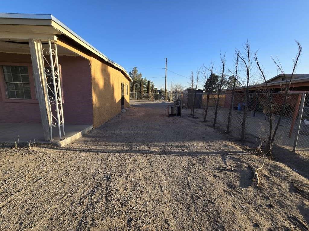 724 Artemediano Street, Socorro, Texas image 2