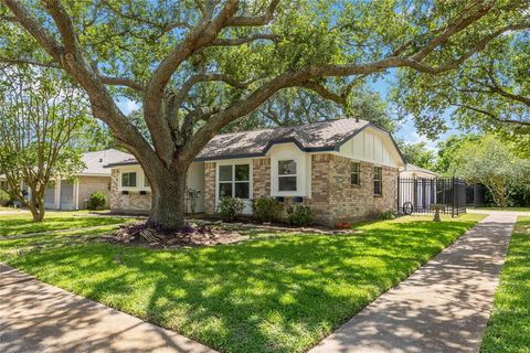 15102 Mcconn Street Webster TX 77598