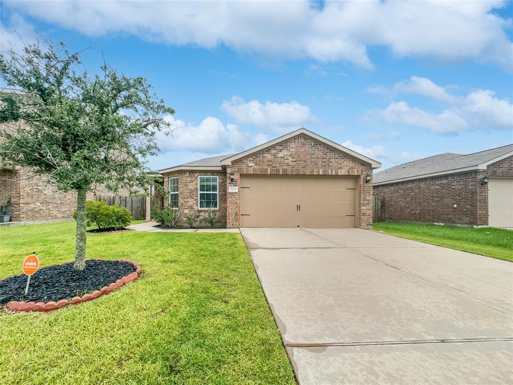 2725 Calypso Place, La Marque, Texas image 1