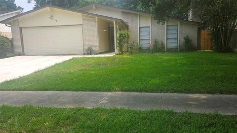 Single Family Residence in Missouri City TX 2015 Fall Meadow Drive.jpg