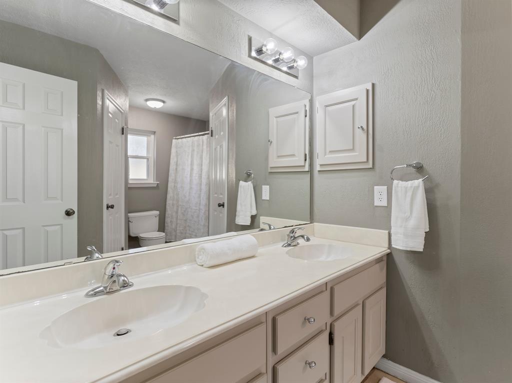 2616 La Mesa Street, Bay City, Texas image 17
