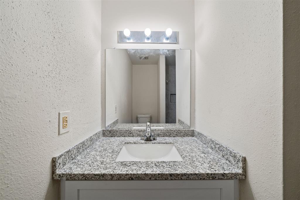 18519 Egret Bay Boulevard #1706, Webster, Texas image 15