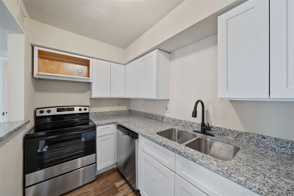 18519 Egret Bay Boulevard #1706, Webster, Texas image 8