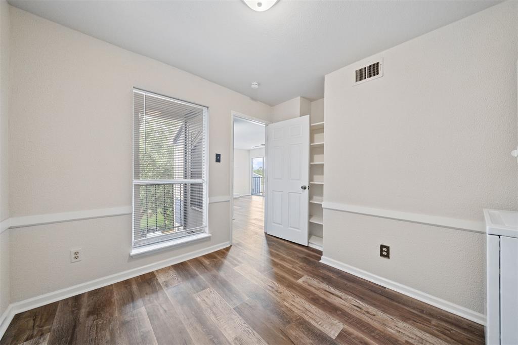 18519 Egret Bay Boulevard #1706, Webster, Texas image 17