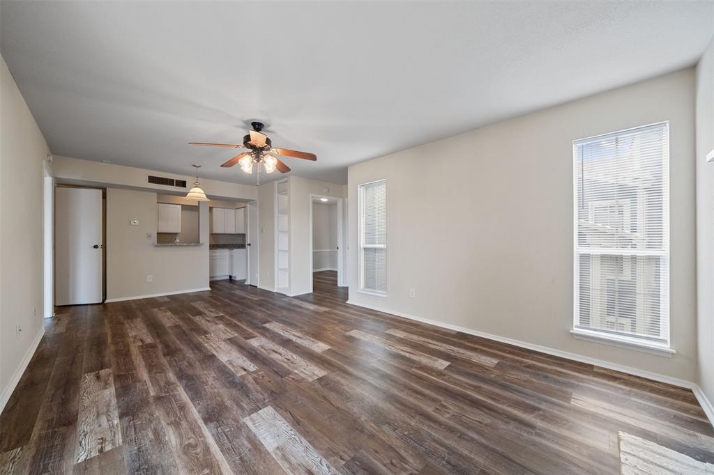 18519 Egret Bay Boulevard #1706, Webster, Texas image 2