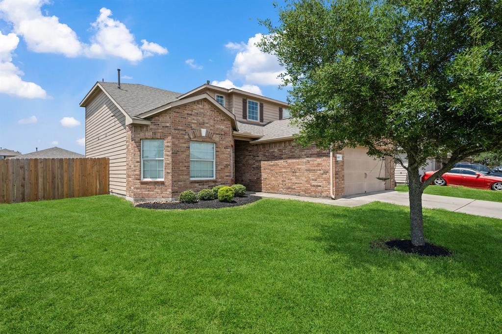 803 Marigold Road, Baytown, Texas image 2