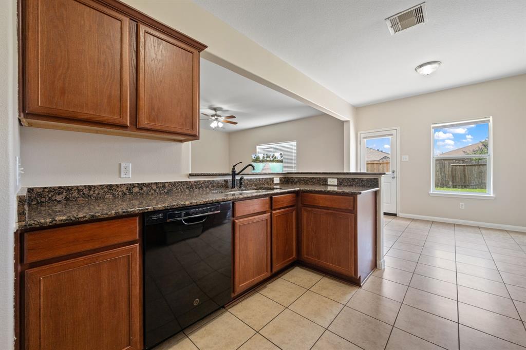 803 Marigold Road, Baytown, Texas image 6