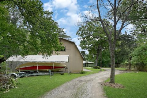 Single Family Residence in Dickinson TX 12305 Pine Oak Drive 22.jpg