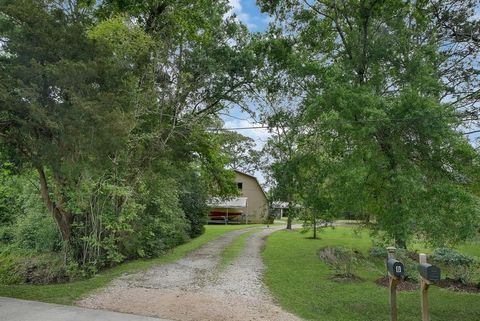 Single Family Residence in Dickinson TX 12305 Pine Oak Drive 16.jpg