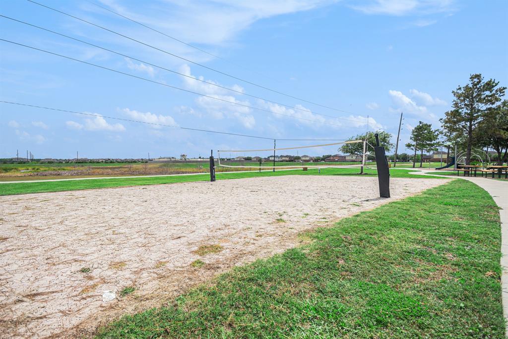 607 Harvest Bluff Drive, Rosharon, Texas image 24