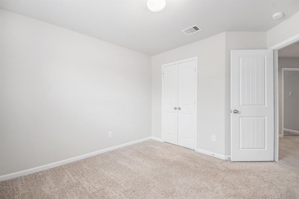 607 Harvest Bluff Drive, Rosharon, Texas image 15