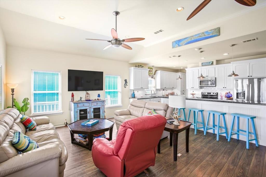 942 Palm Ridge Drive