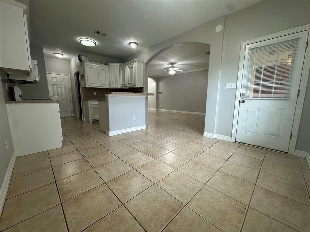211 San Jacinto Street, La Porte, Texas image 8