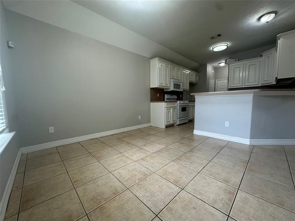 211 San Jacinto Street, La Porte, Texas image 9