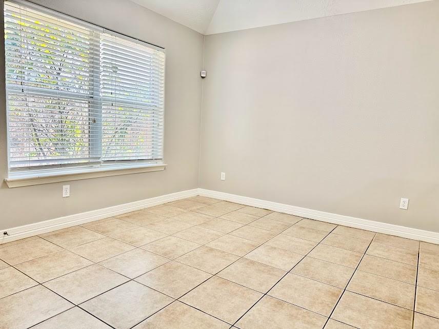 211 San Jacinto Street, La Porte, Texas image 5