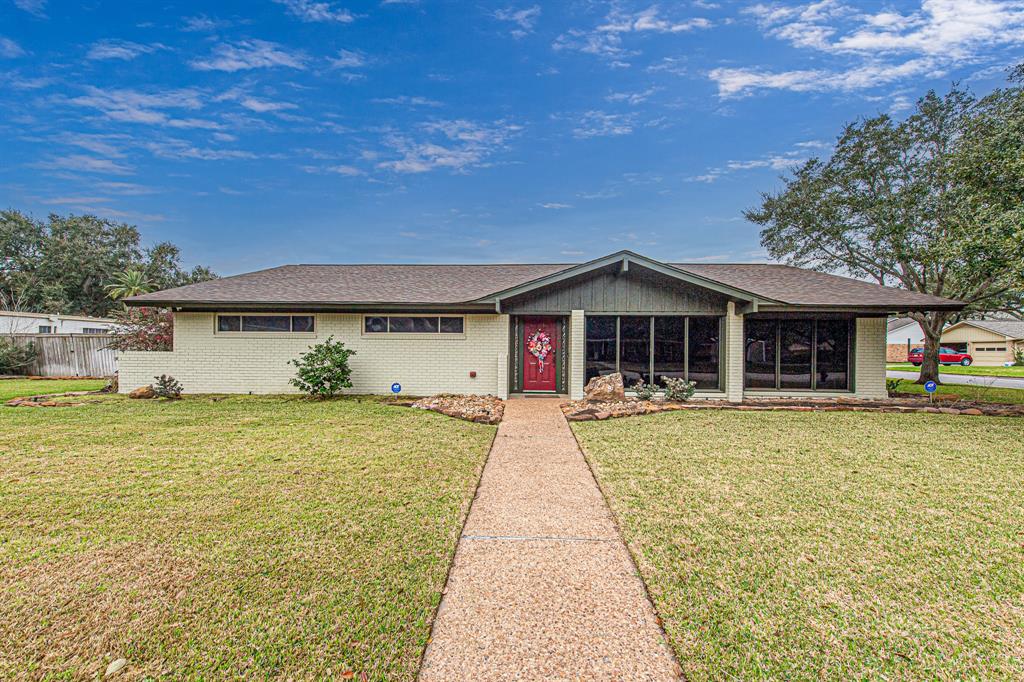 2509 Hutchins Lane, El Campo, Texas image 1