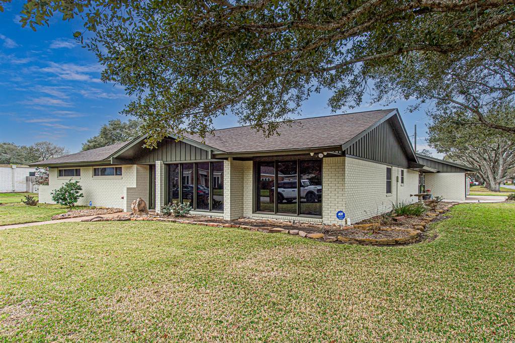 2509 Hutchins Lane, El Campo, Texas image 4