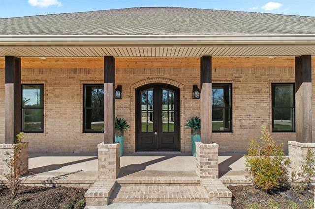 9472 Acadian Way Way, Orange, Texas image 3
