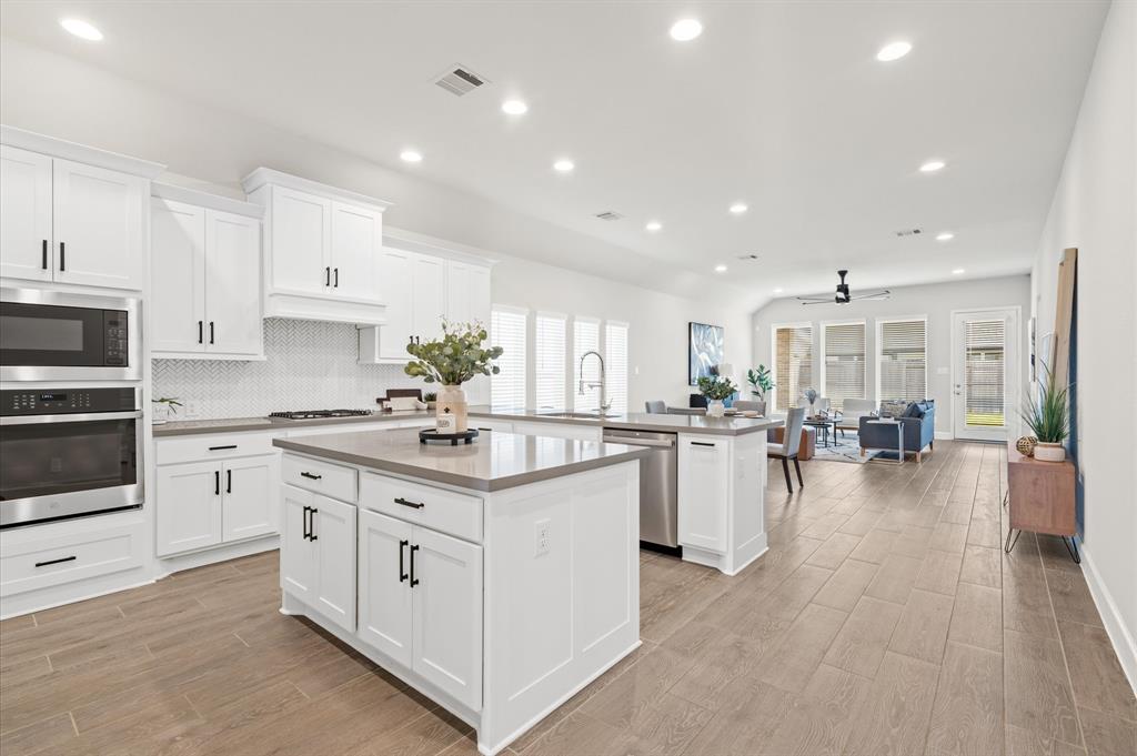 20806 Gray Percheron Lane, Tomball, Texas image 9