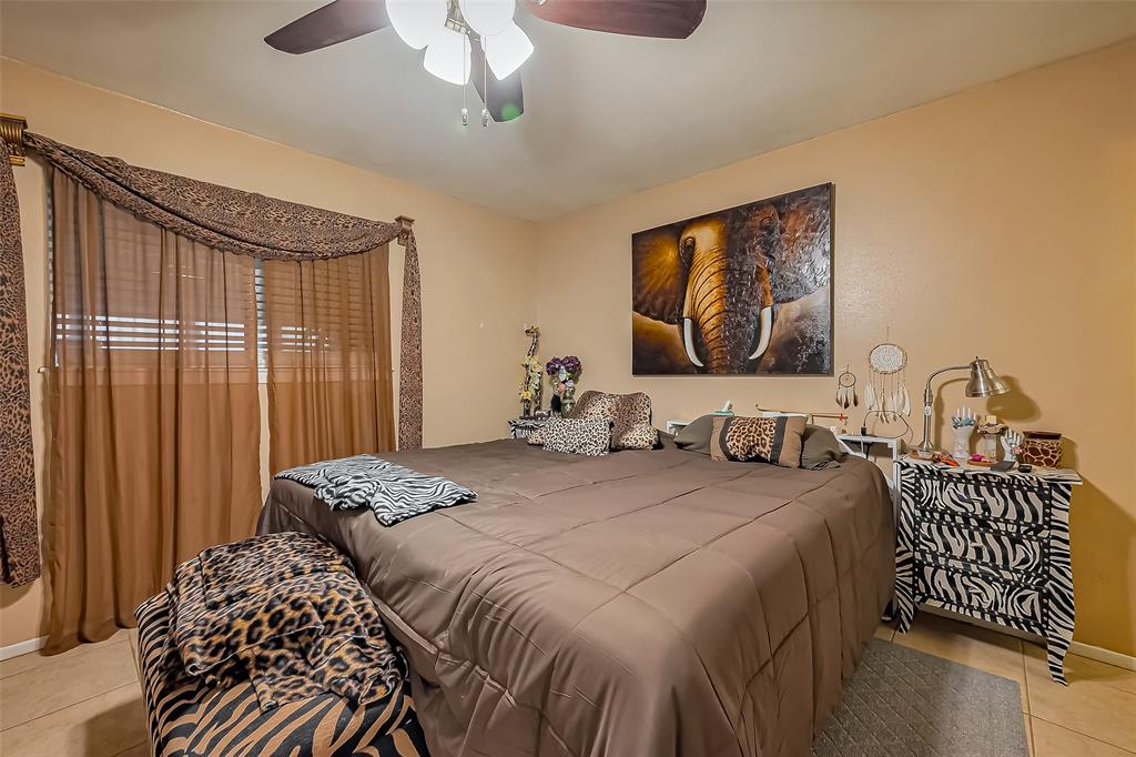 1210 E Brown Lane, Deer Park, Texas image 18