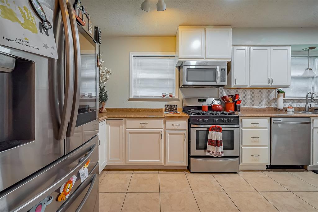 1210 E Brown Lane, Deer Park, Texas image 15
