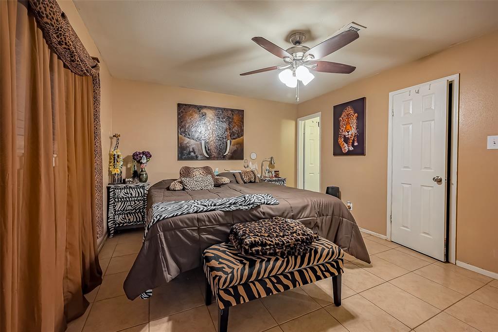 1210 E Brown Lane, Deer Park, Texas image 17
