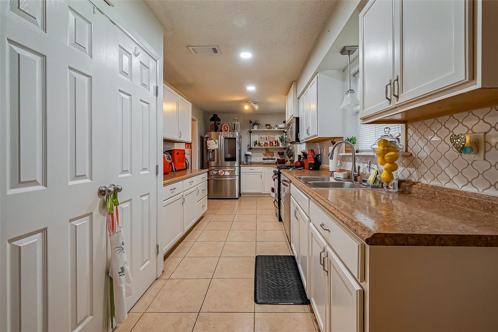 1210 E Brown Lane, Deer Park, Texas image 11