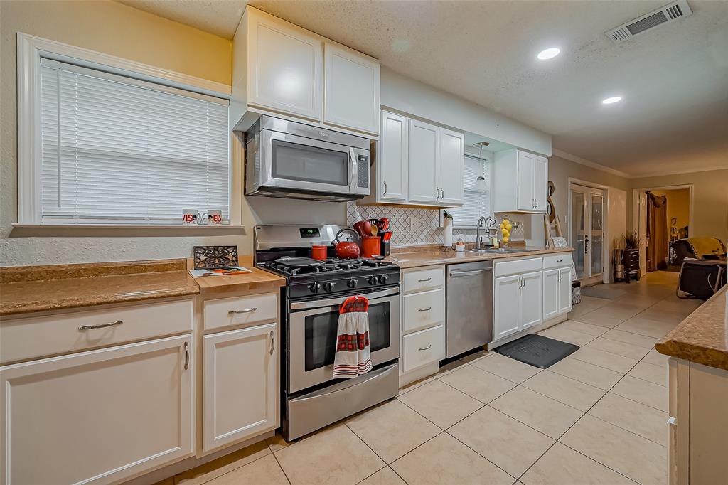 1210 E Brown Lane, Deer Park, Texas image 14