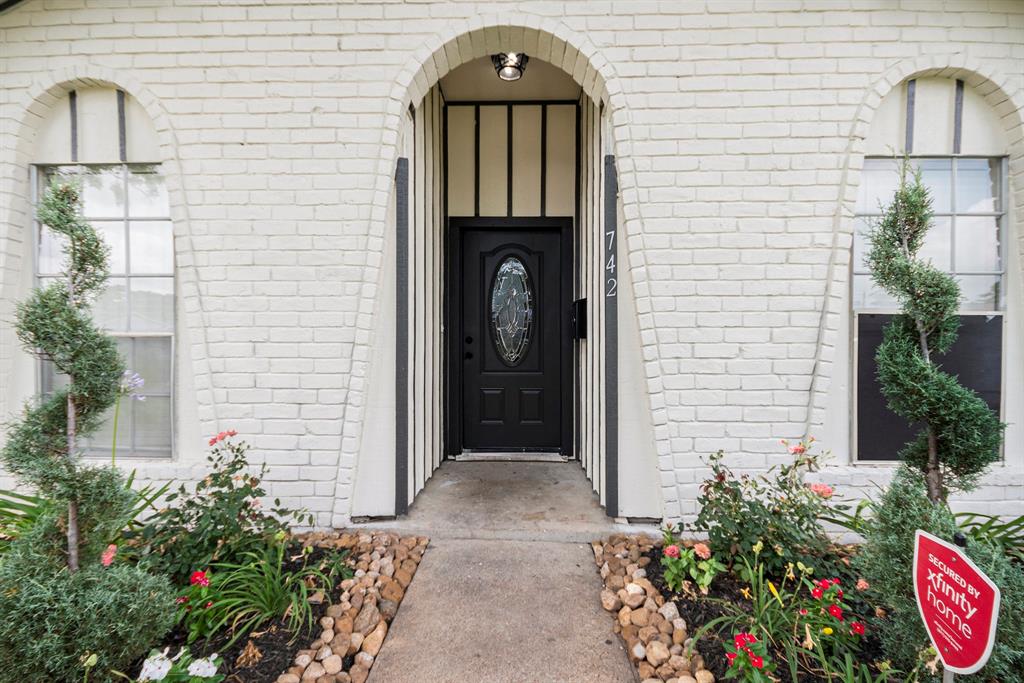 742 Yale Lane