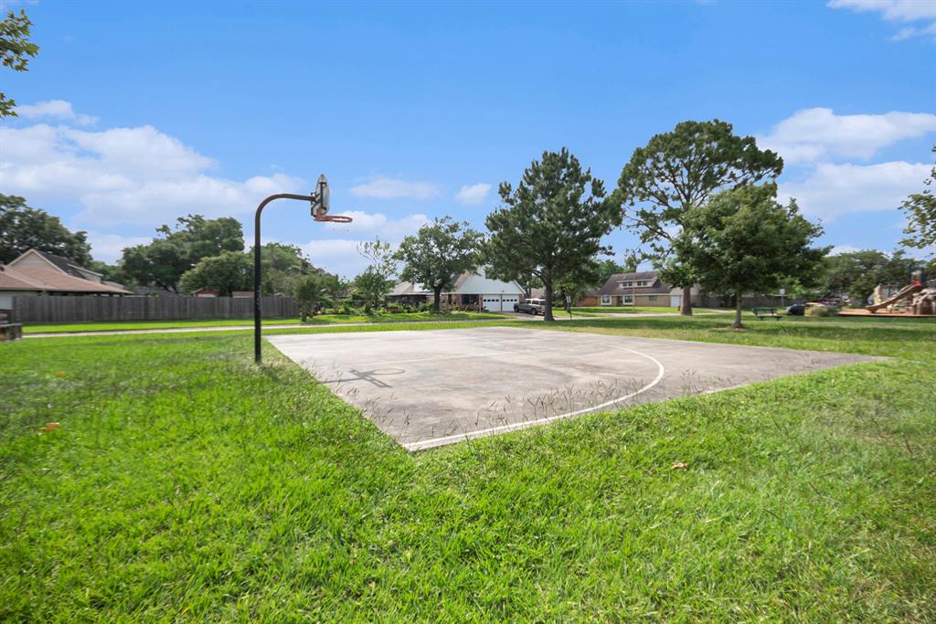 742 Yale Lane, Deer Park, Texas image 17