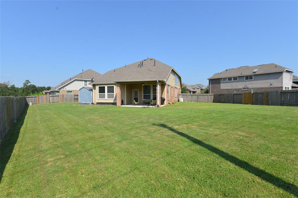 8346 Hunters Lodge Lane, Baytown, Texas image 3