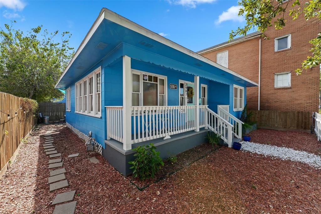 2907 Avenue M 1/2, Galveston, Texas image 3