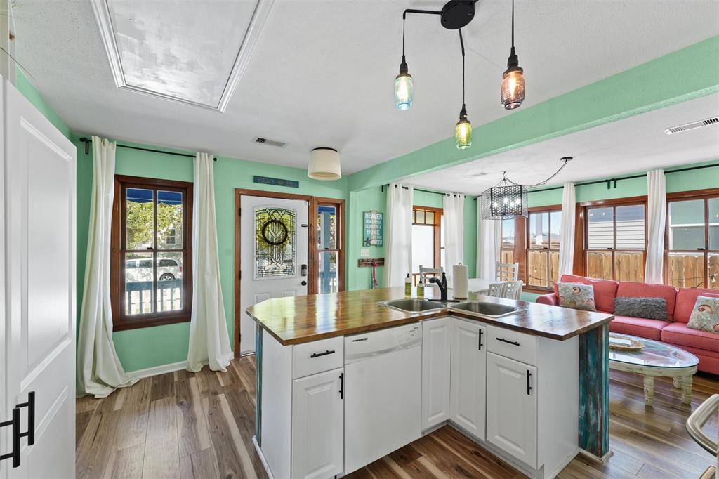 2907 Avenue M 1/2, Galveston, Texas image 11