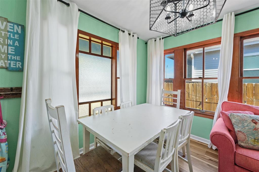 2907 Avenue M 1/2, Galveston, Texas image 6