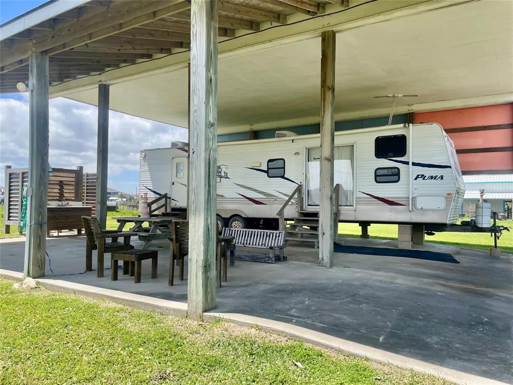 1139 Diamond Road, Crystal Beach, Texas image 3