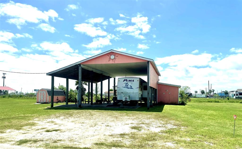 1139 Diamond Road, Crystal Beach, Texas image 1
