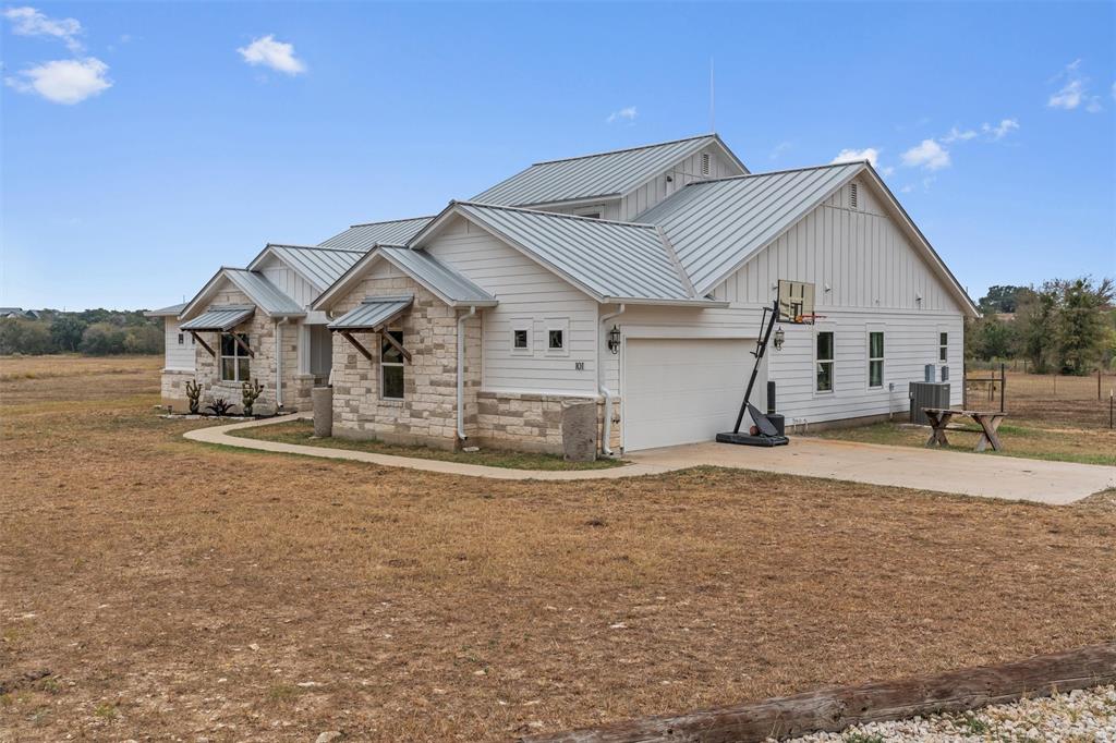 101 Kleingrass Court, Bertram, Texas image 3