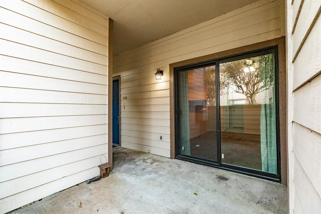 7041 N Holiday Drive, Galveston, Texas image 2