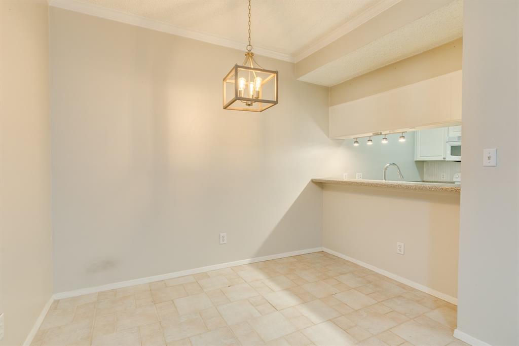 7041 N Holiday Drive, Galveston, Texas image 11