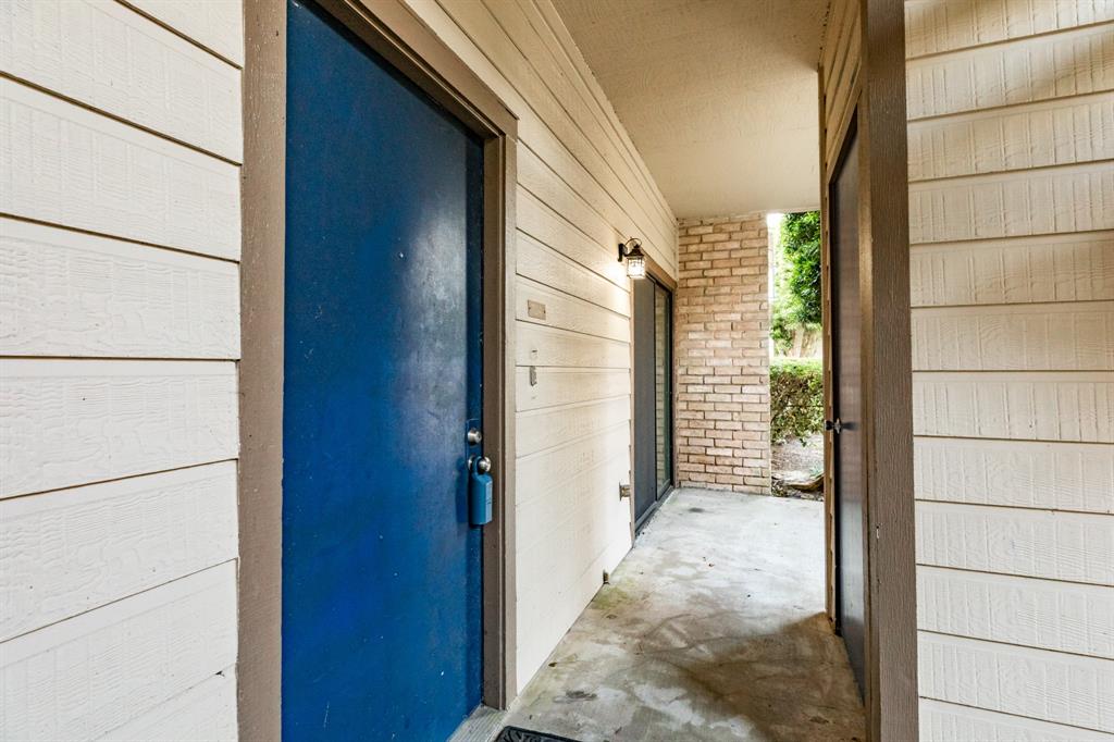 7041 N Holiday Drive, Galveston, Texas image 4