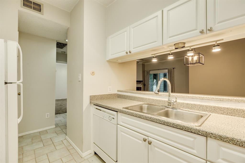 7041 N Holiday Drive, Galveston, Texas image 17