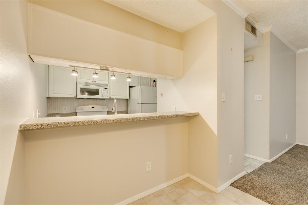 7041 N Holiday Drive, Galveston, Texas image 13