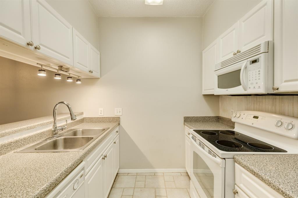 7041 N Holiday Drive, Galveston, Texas image 15